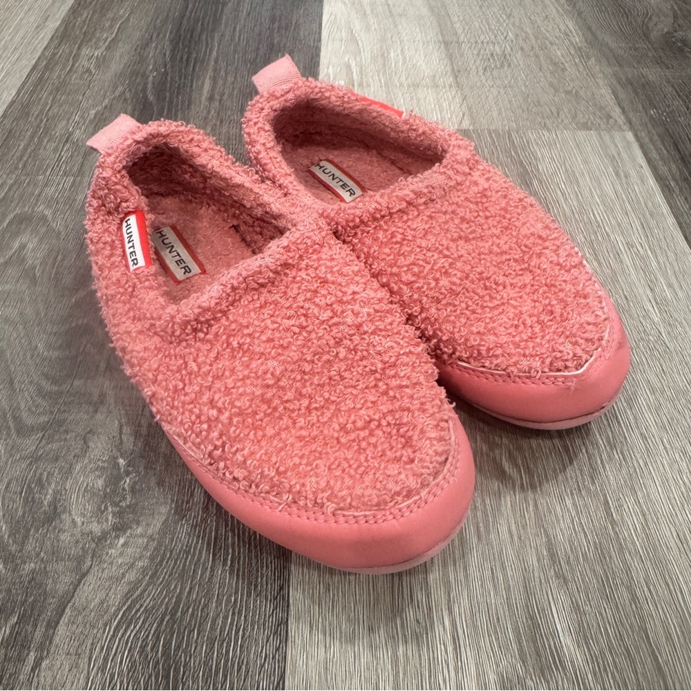 HUNTER Pink Sherpa Slippers Girls 13 Insulated Fuzzy Cozy Soft Cushioned